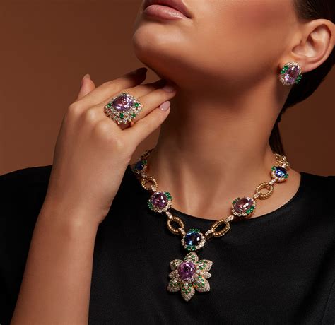 Italian High Jewelry since 1949 .